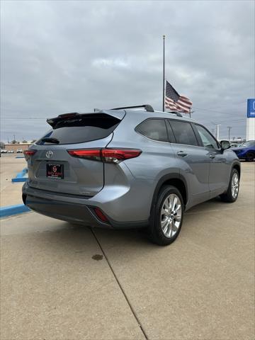 used 2021 Toyota Highlander car, priced at $35,990