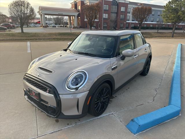 used 2024 MINI Hardtop car, priced at $27,725