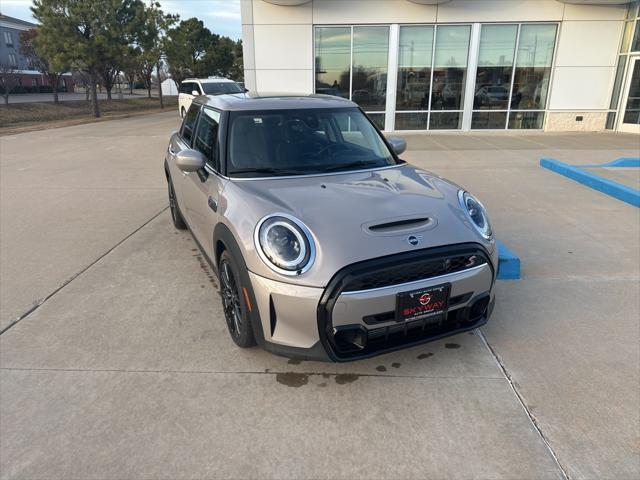 used 2024 MINI Hardtop car, priced at $27,725