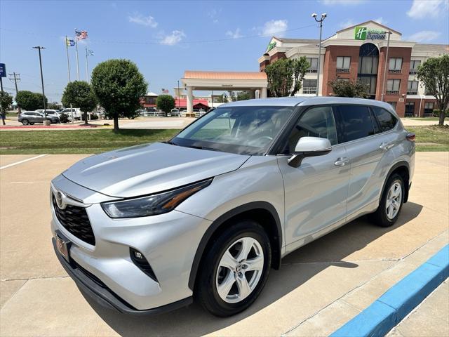 used 2022 Toyota Highlander car, priced at $31,990