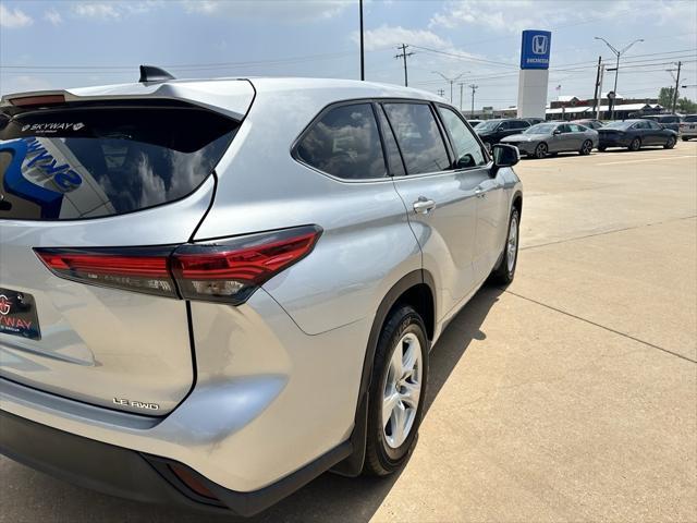 used 2022 Toyota Highlander car, priced at $31,990