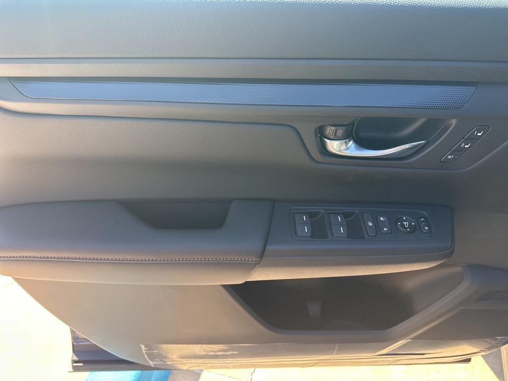 new 2026 Honda CR-V Hybrid car, priced at $39,683