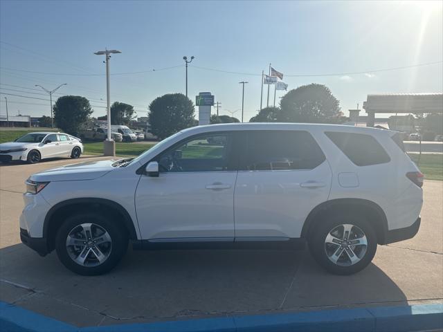 new 2025 Honda Pilot car, priced at $43,988