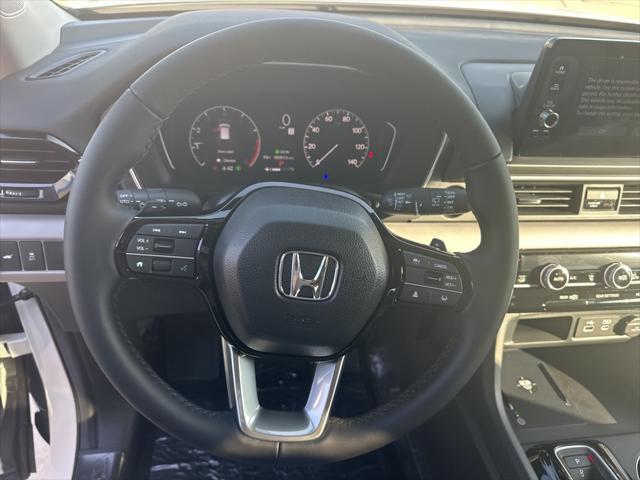 new 2025 Honda Pilot car, priced at $43,988