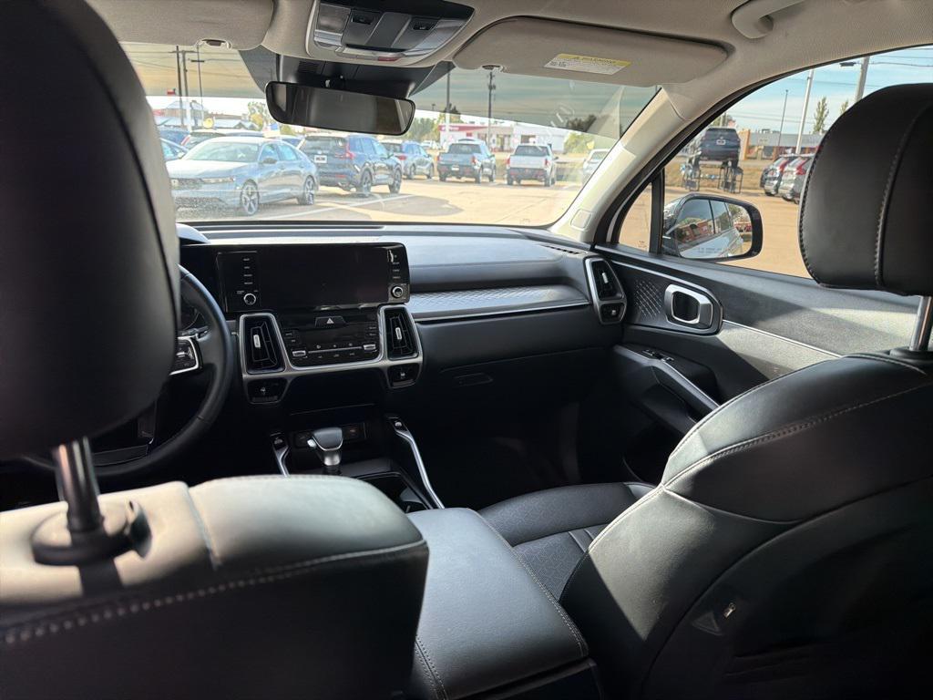 used 2023 Kia Sorento car, priced at $25,877