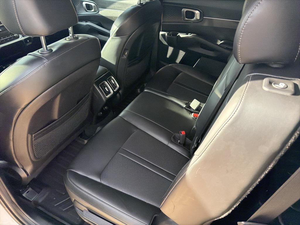 used 2023 Kia Sorento car, priced at $25,877
