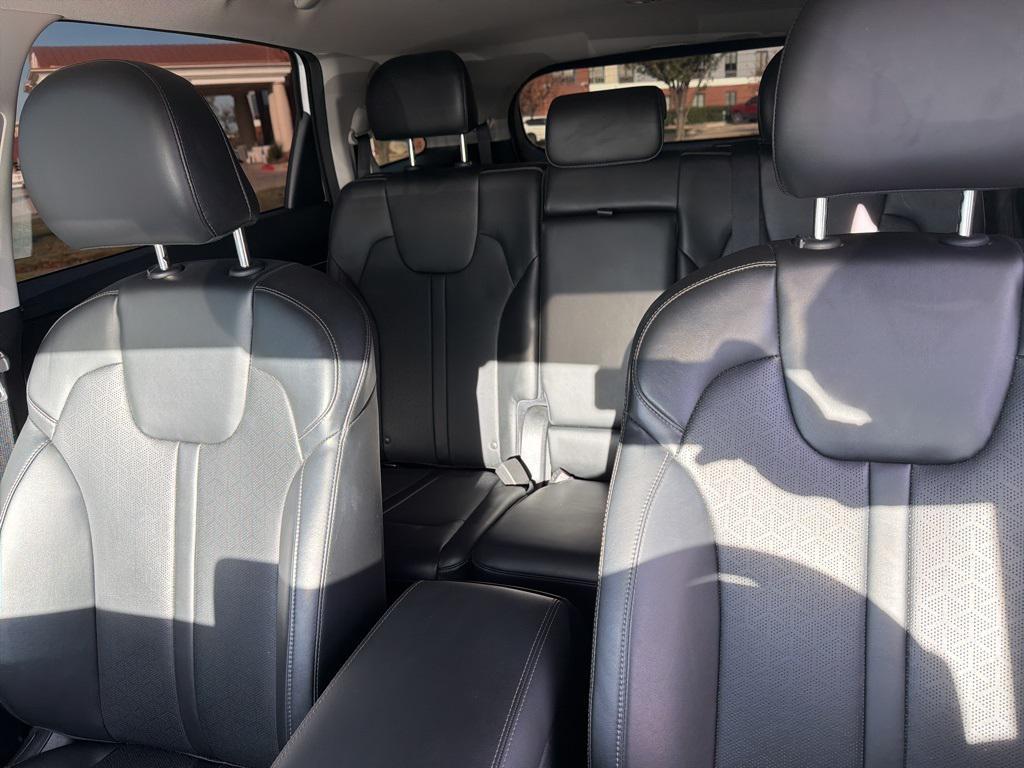 used 2023 Kia Sorento car, priced at $25,877