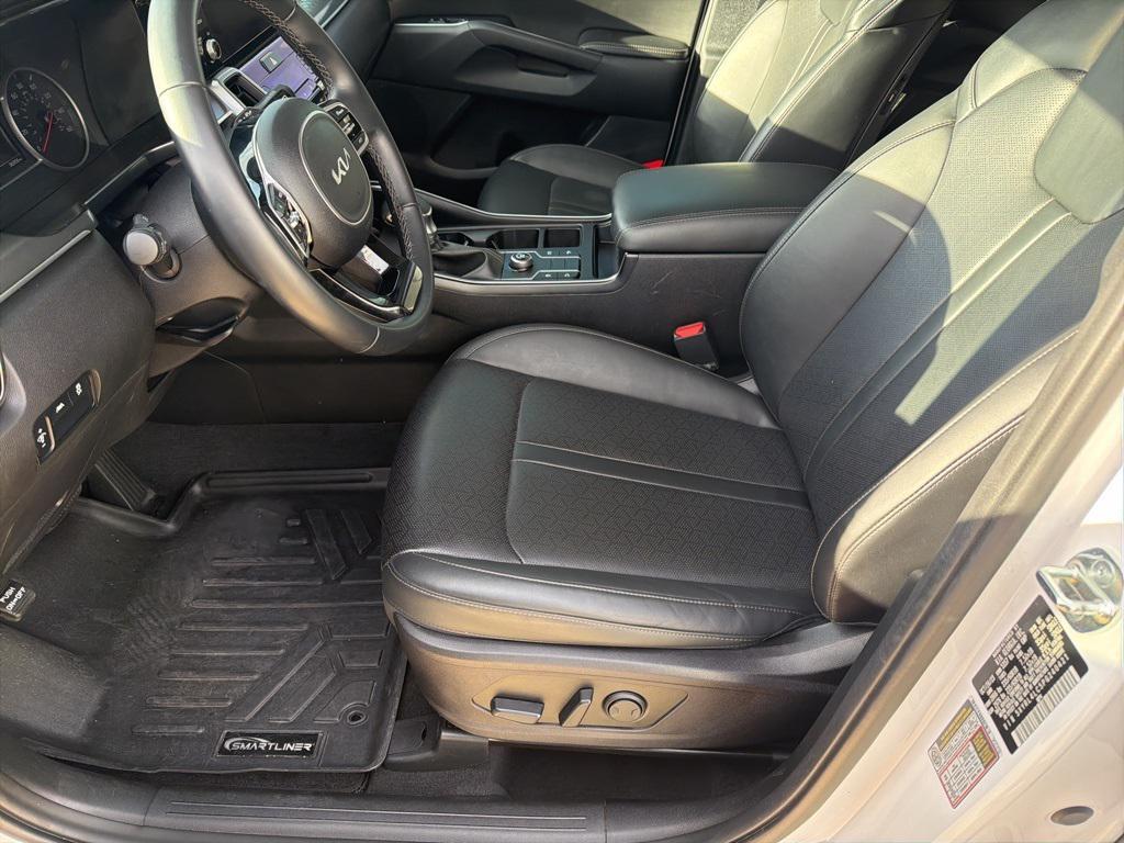used 2023 Kia Sorento car, priced at $25,877