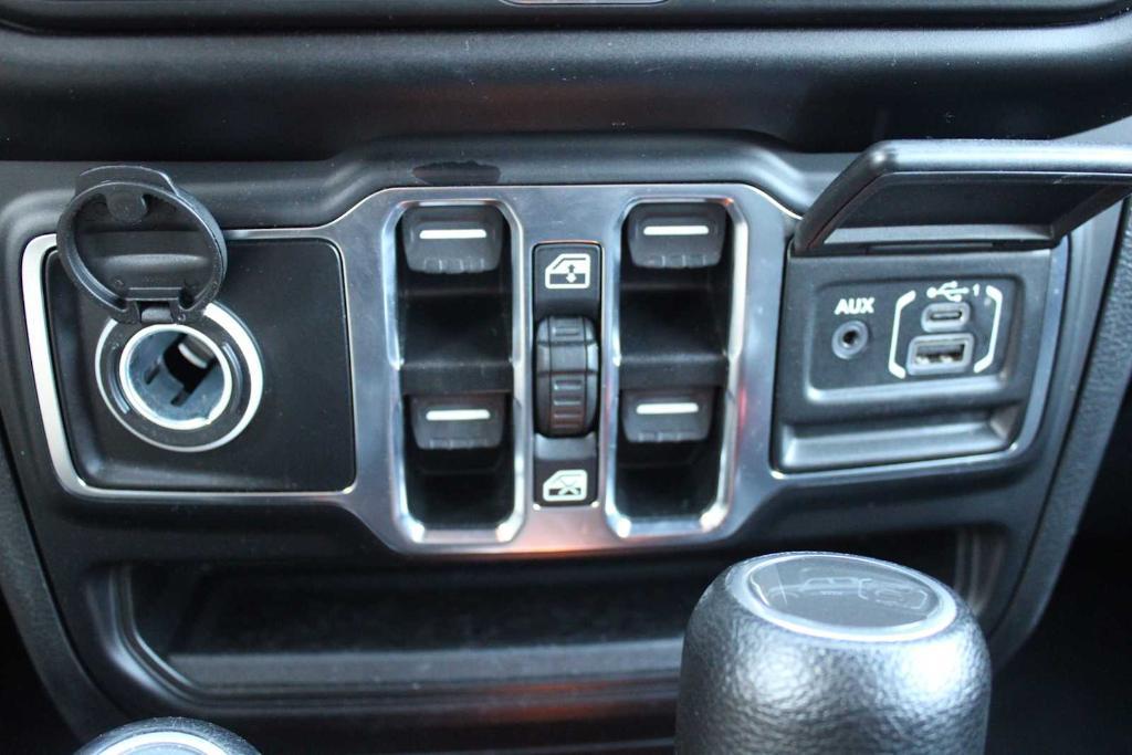 used 2022 Jeep Gladiator car, priced at $32,598