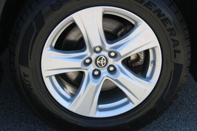 used 2022 Toyota Highlander car, priced at $31,645