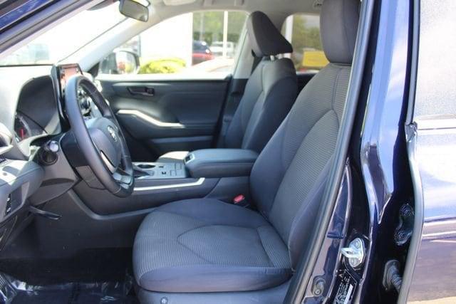 used 2022 Toyota Highlander car, priced at $31,645