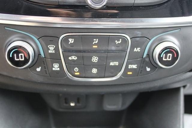 used 2023 Chevrolet Traverse car, priced at $32,985