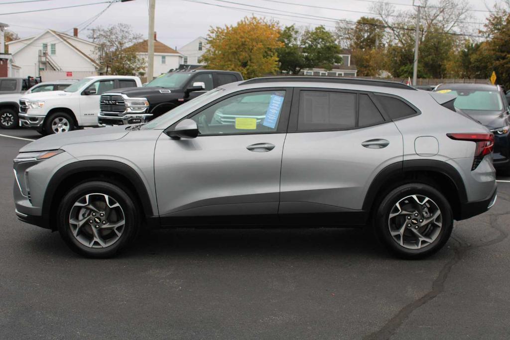 used 2025 Chevrolet Trax car, priced at $23,449