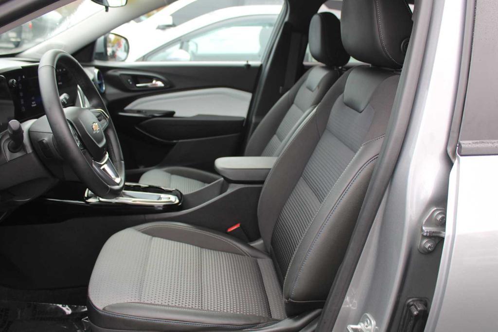 used 2025 Chevrolet Trax car, priced at $23,449