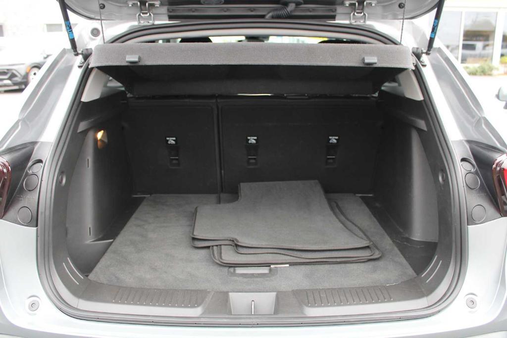 used 2025 Chevrolet Trax car, priced at $23,449