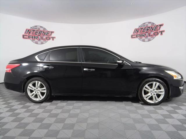 used 2013 Nissan Altima car, priced at $8,994