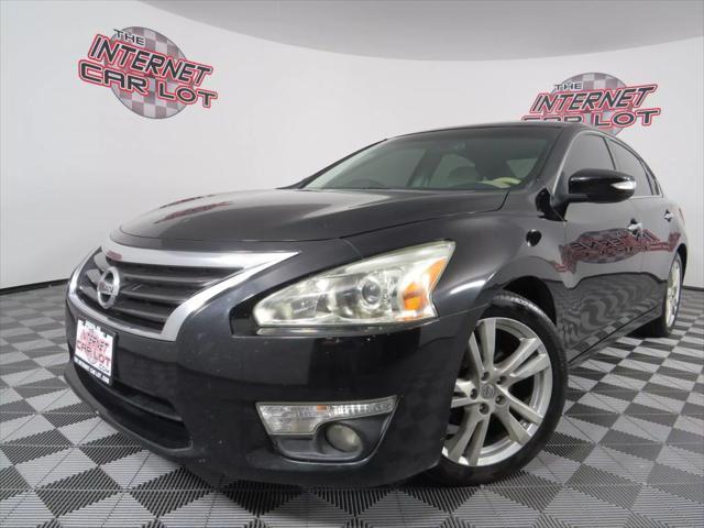 used 2013 Nissan Altima car, priced at $8,994