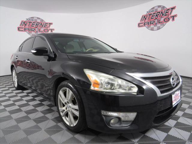 used 2013 Nissan Altima car, priced at $8,994