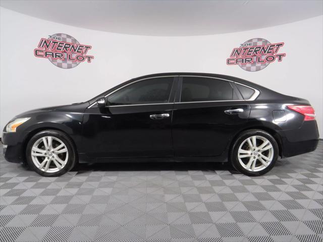 used 2013 Nissan Altima car, priced at $8,994