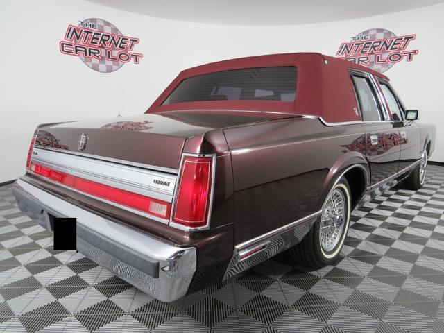 used 1988 Lincoln Town Car car, priced at $24,999