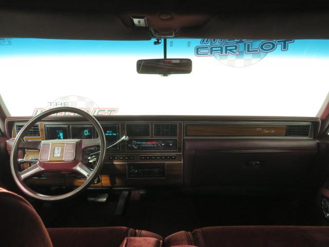 used 1988 Lincoln Town Car car, priced at $24,999