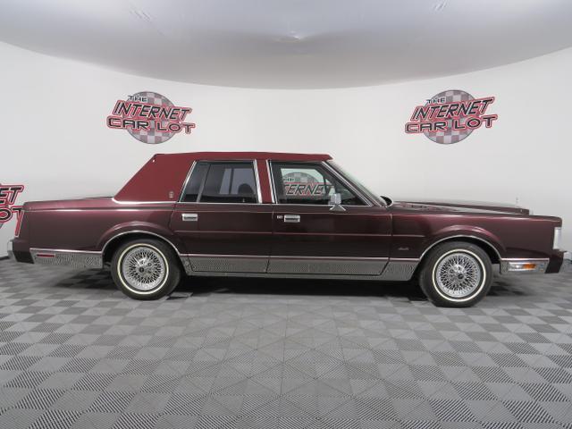 used 1988 Lincoln Town Car car, priced at $24,999