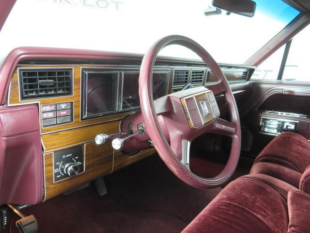 used 1988 Lincoln Town Car car, priced at $24,999