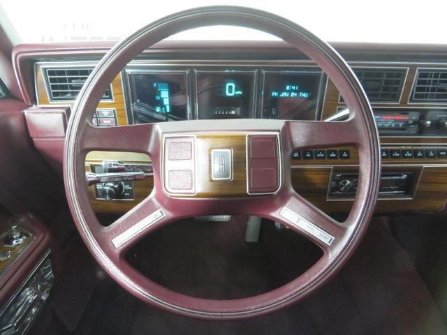 used 1988 Lincoln Town Car car, priced at $24,999