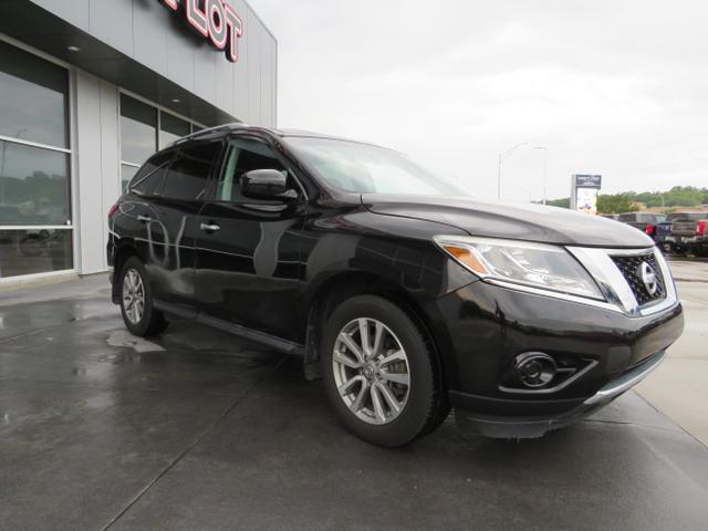 used 2016 Nissan Pathfinder car, priced at $12,495