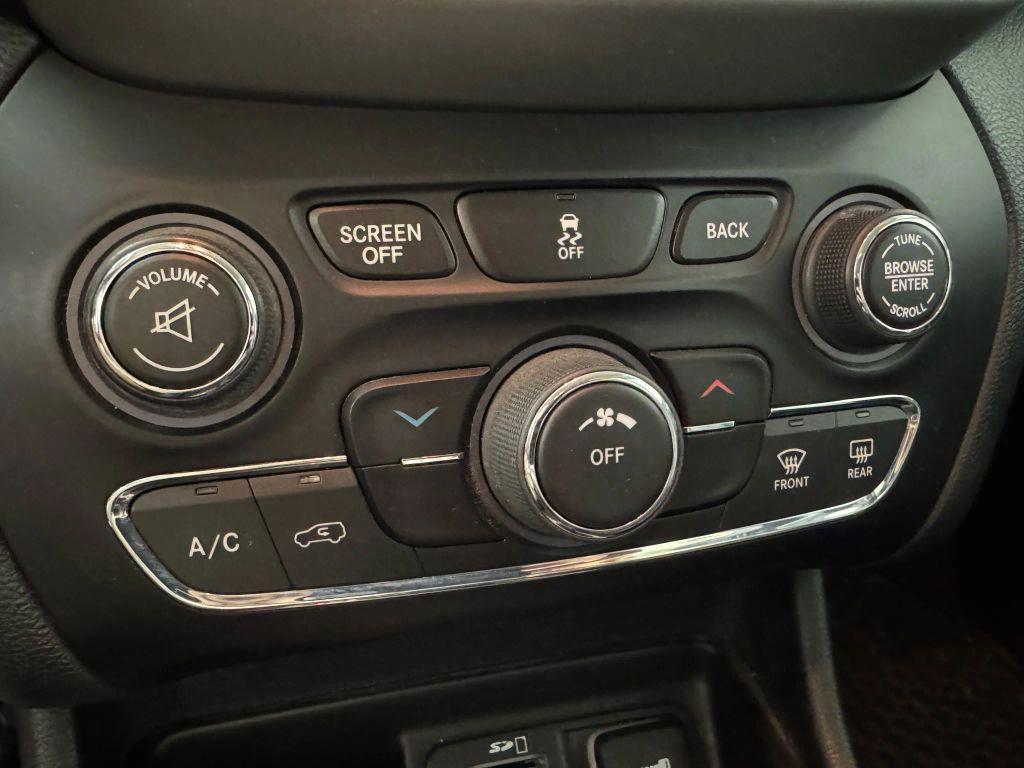 used 2016 Jeep Cherokee car, priced at $10,994