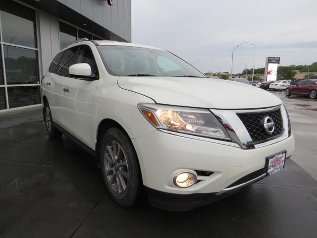 used 2015 Nissan Pathfinder car, priced at $14,499