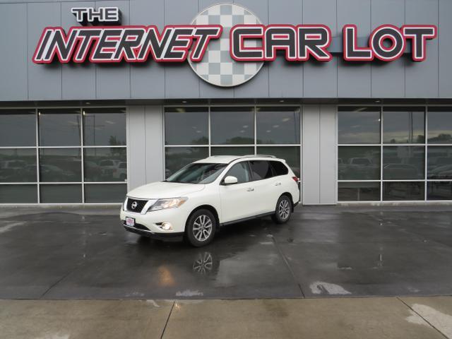 used 2015 Nissan Pathfinder car, priced at $14,499