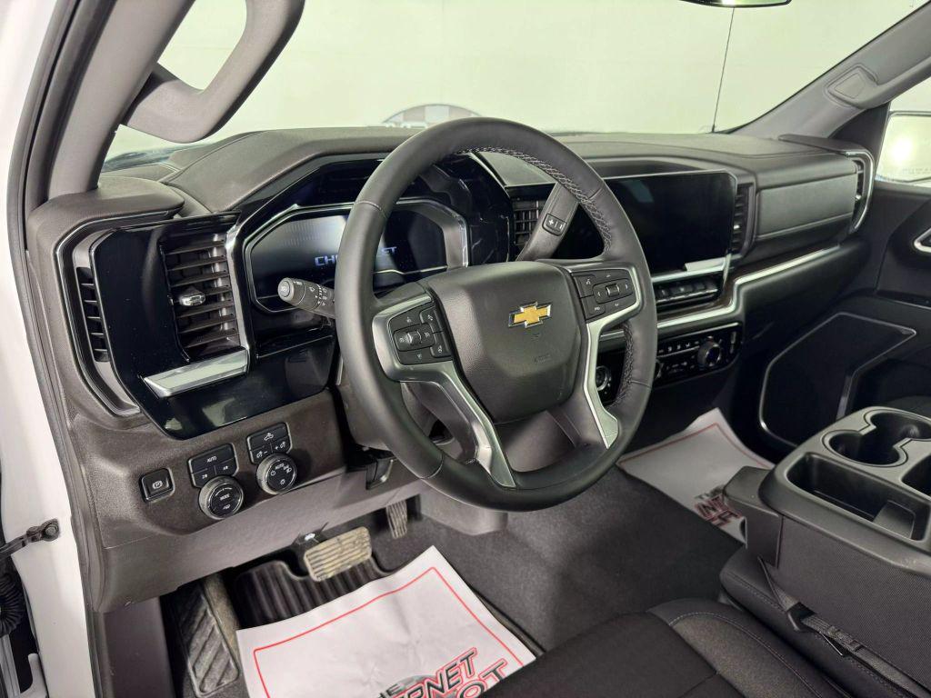 used 2024 Chevrolet Silverado 1500 car, priced at $33,995