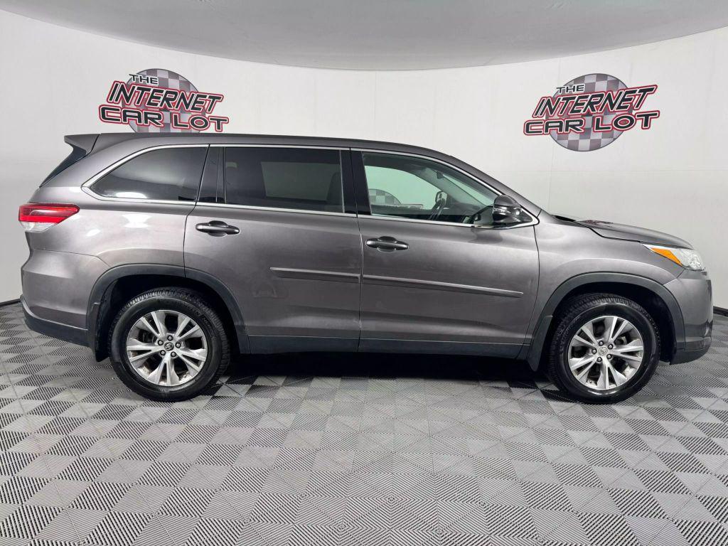 used 2019 Toyota Highlander car, priced at $22,995