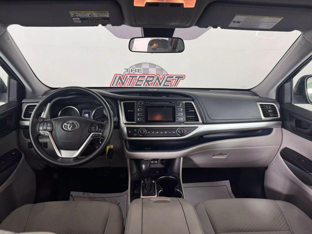 used 2019 Toyota Highlander car, priced at $22,995