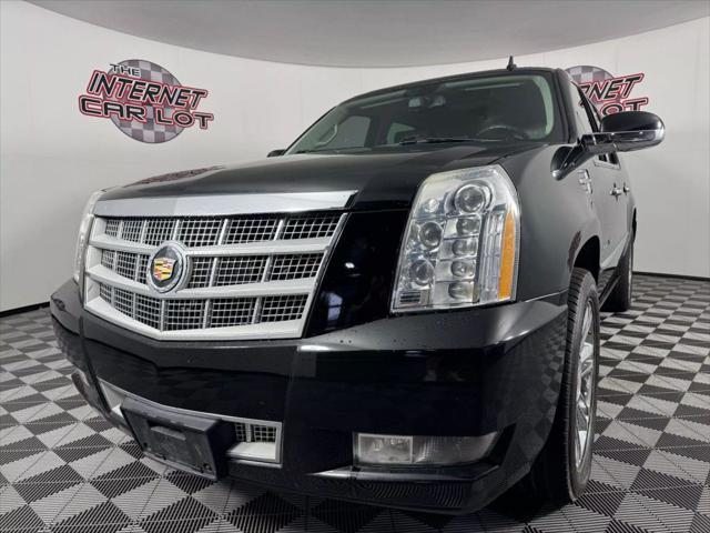 used 2013 Cadillac Escalade ESV car, priced at $14,995