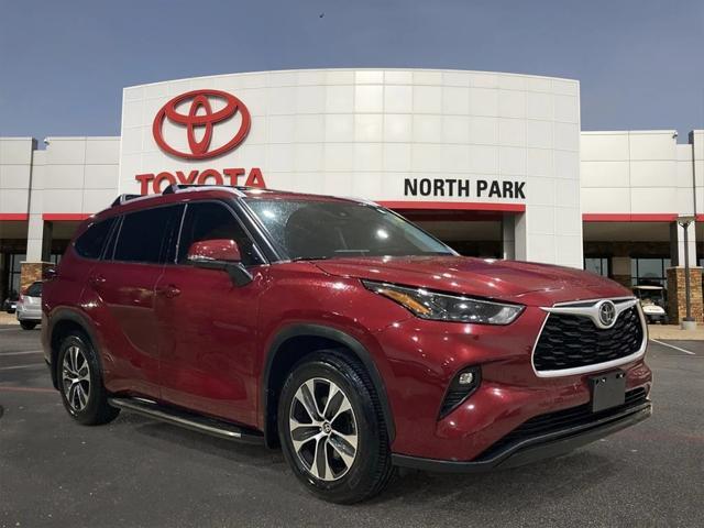 used 2022 Toyota Highlander car, priced at $33,695