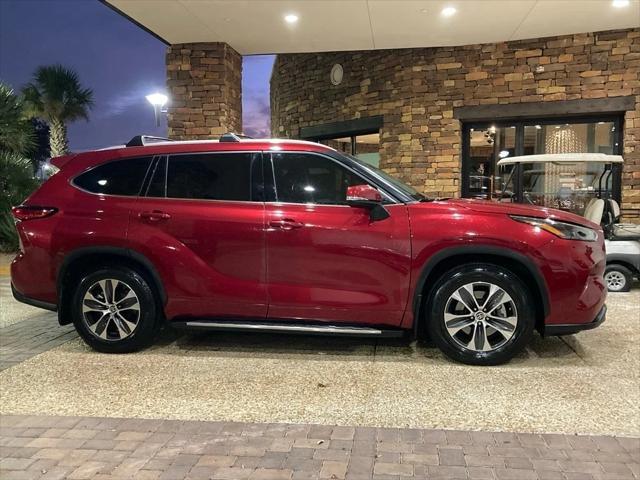 used 2022 Toyota Highlander car, priced at $33,695