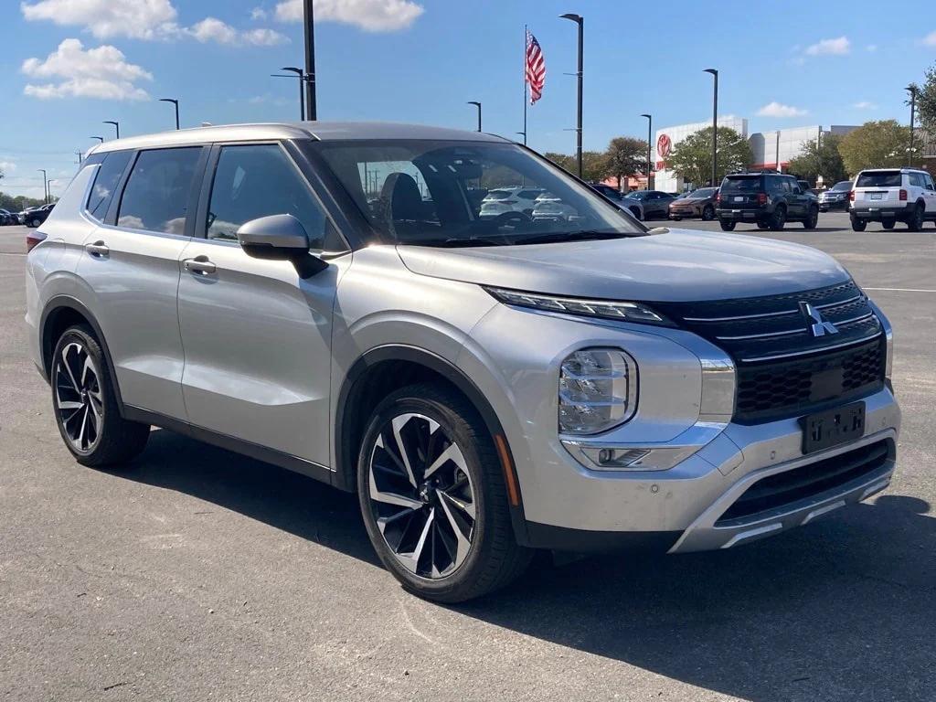 used 2024 Mitsubishi Outlander car, priced at $23,791