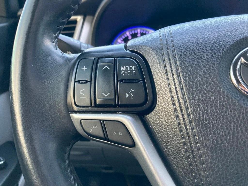 used 2019 Toyota Highlander car, priced at $18,291