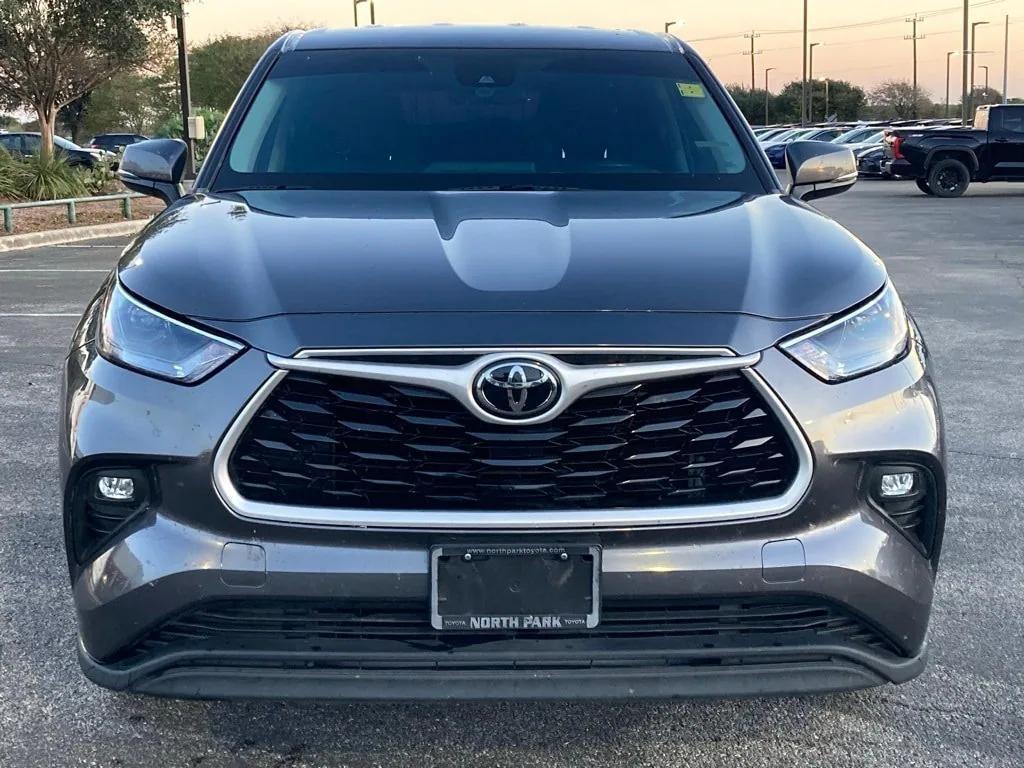 used 2022 Toyota Highlander car, priced at $23,771