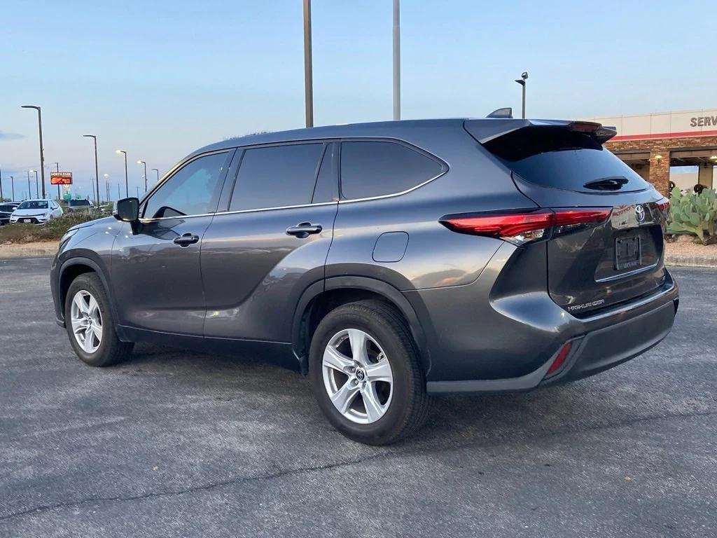 used 2022 Toyota Highlander car, priced at $23,771