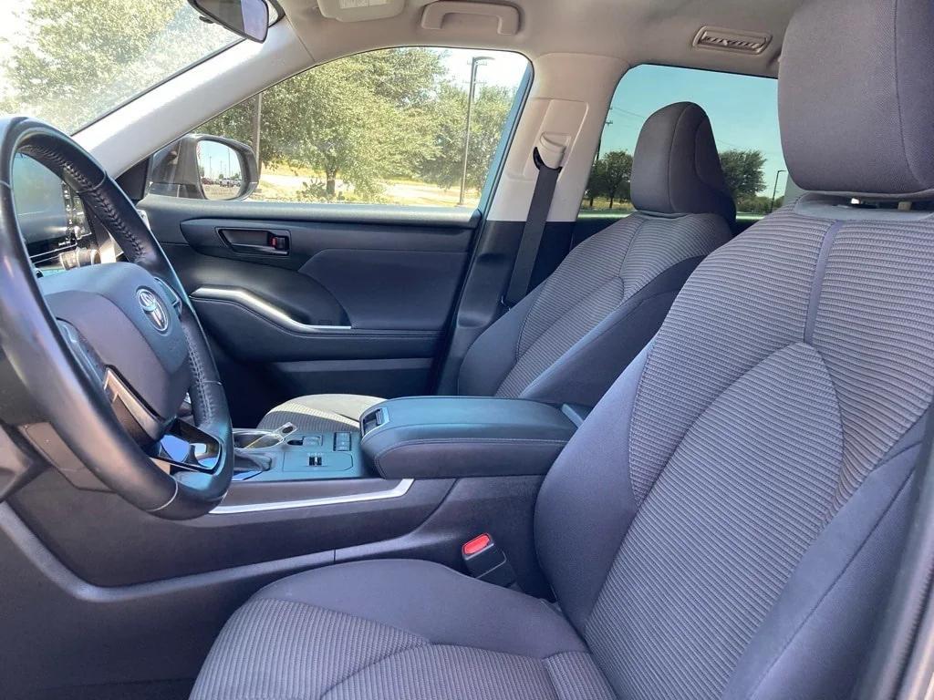 used 2021 Toyota Highlander car, priced at $22,591