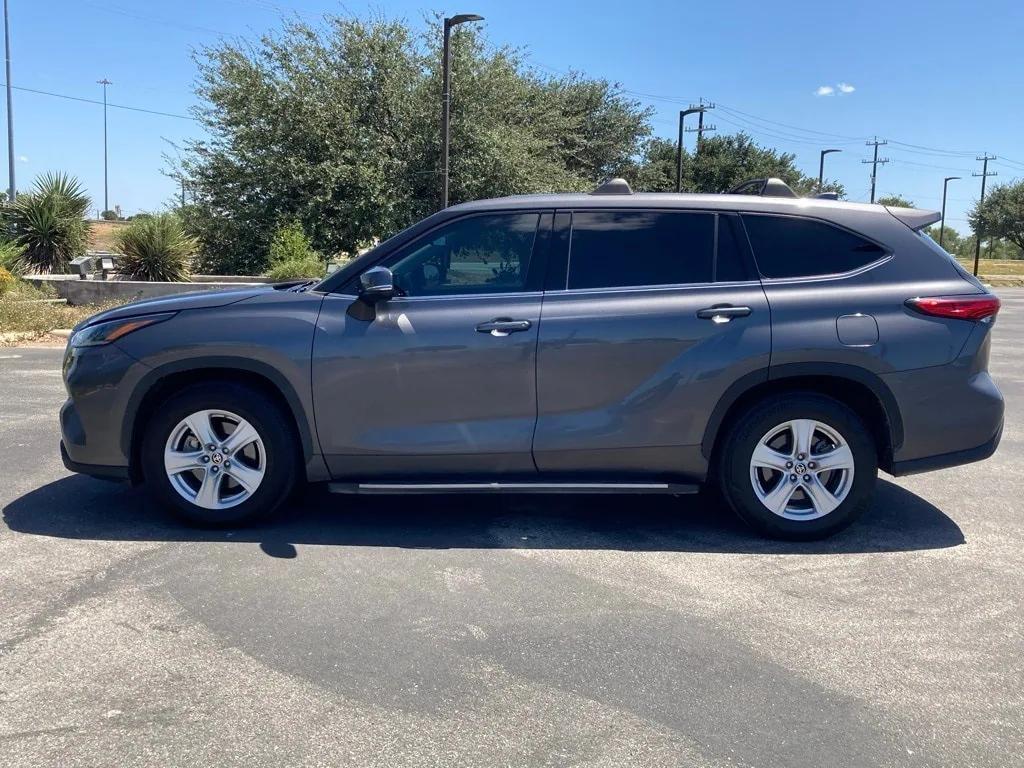 used 2021 Toyota Highlander car, priced at $22,591