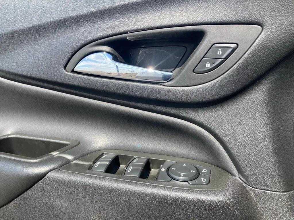 used 2024 Chevrolet Equinox car, priced at $20,501