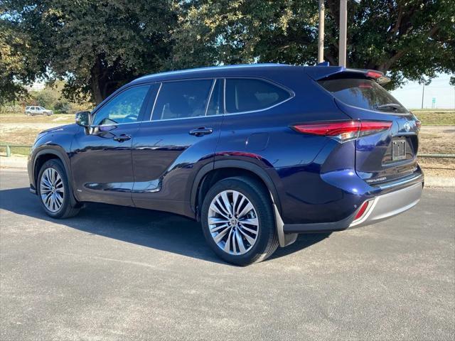 used 2022 Toyota Highlander Hybrid car, priced at $43,621