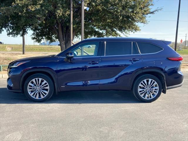 used 2022 Toyota Highlander Hybrid car, priced at $43,621