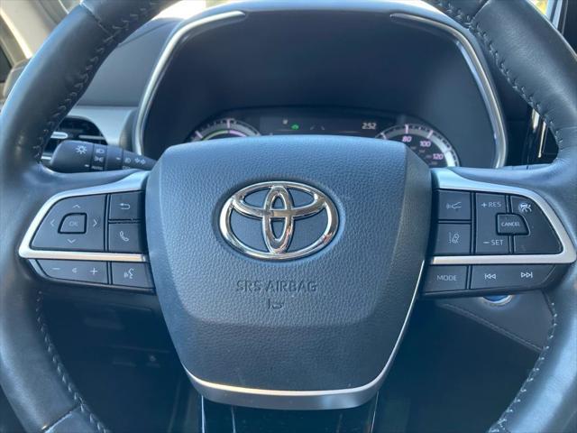 used 2022 Toyota Highlander Hybrid car, priced at $43,621