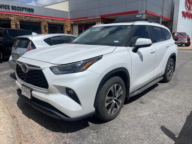 used 2023 Toyota Highlander car, priced at $33,951