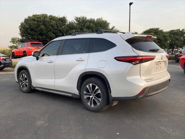 used 2023 Toyota Highlander car, priced at $31,451